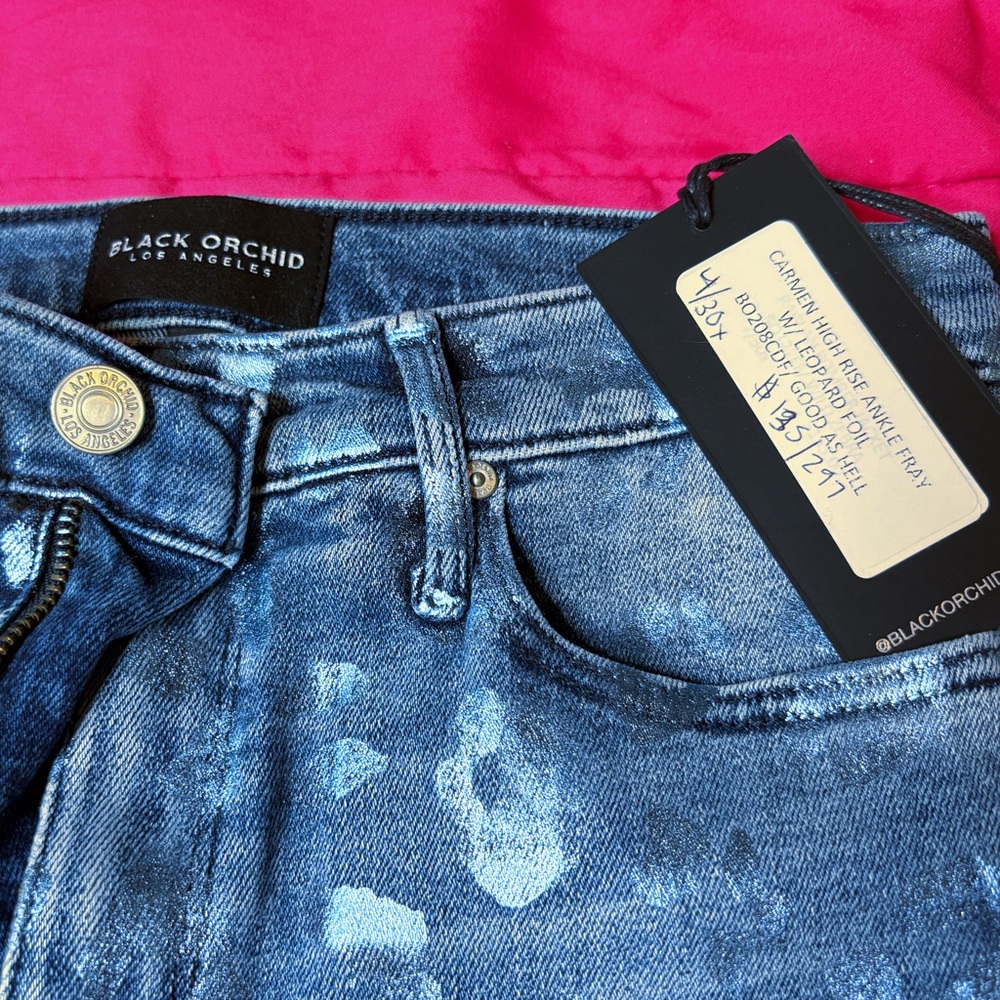 NWT Black Orchid Distressed Leopard Jaguar Blue Jeans Pants SZ 26. US SZ 2,4 - Picture 2 of 5